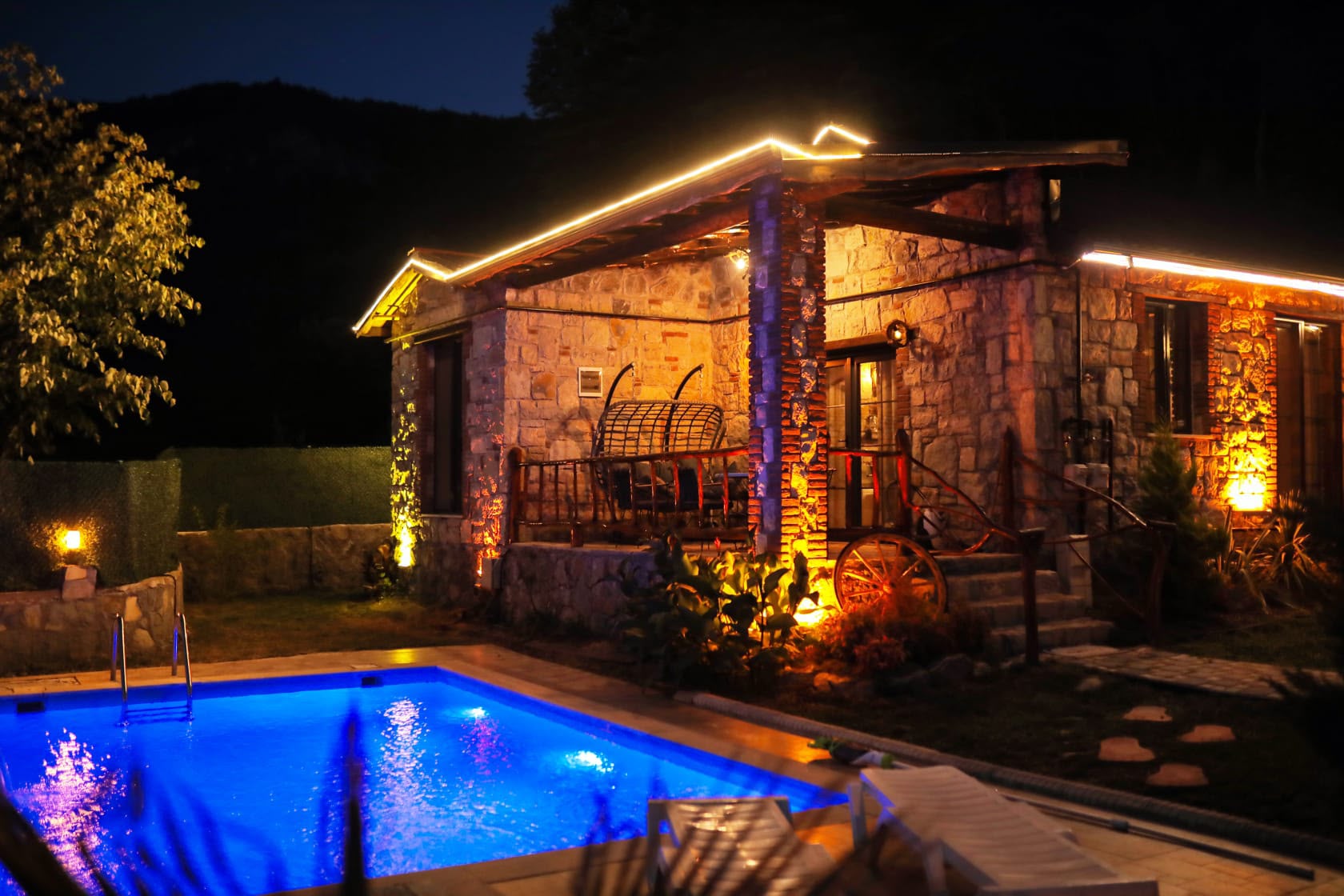 Sapanca Havuzlu Bungalov — Dağ Manzaralı — görsel 3
