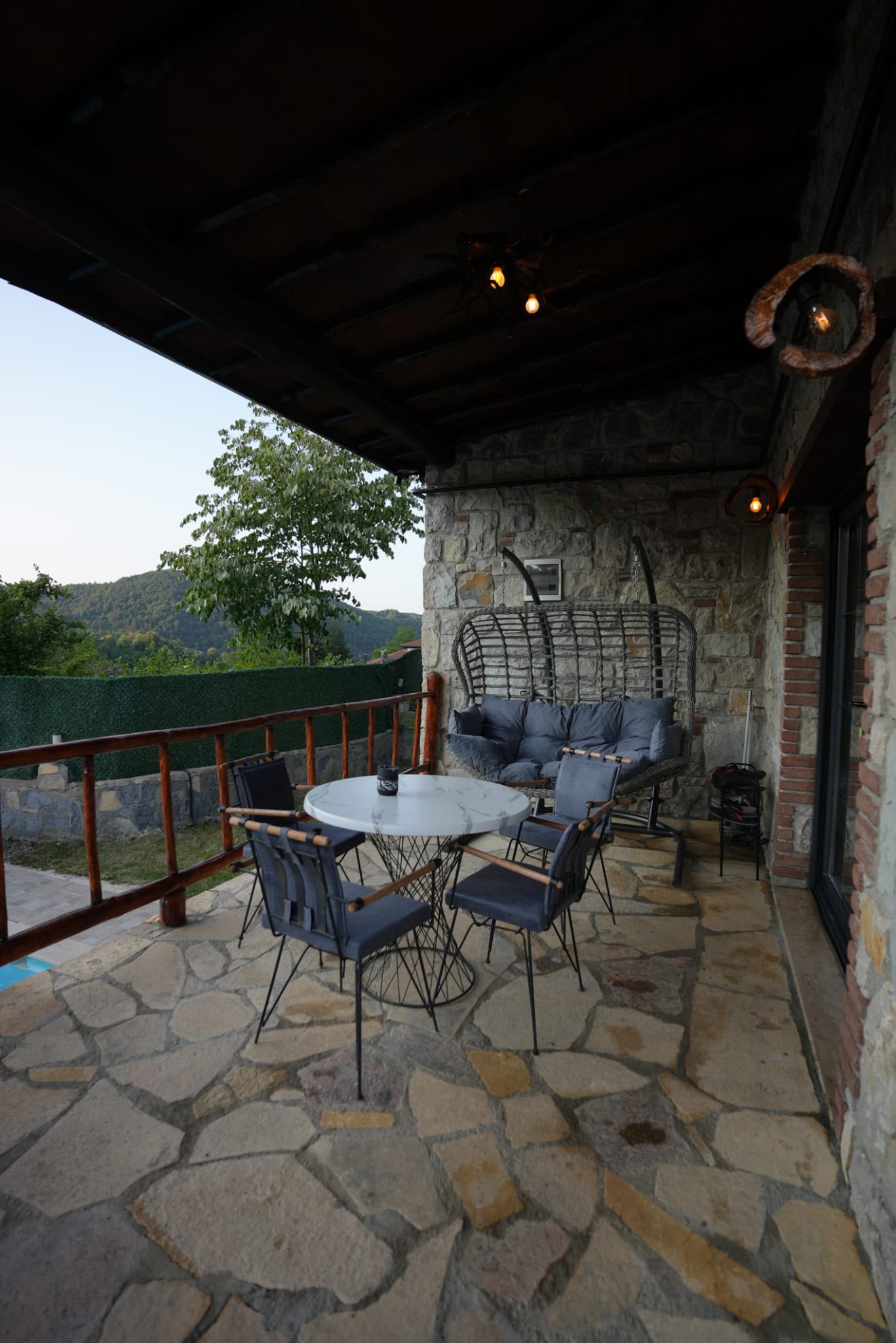 Sapanca Havuzlu Bungalov — Dağ Manzaralı — görsel 6