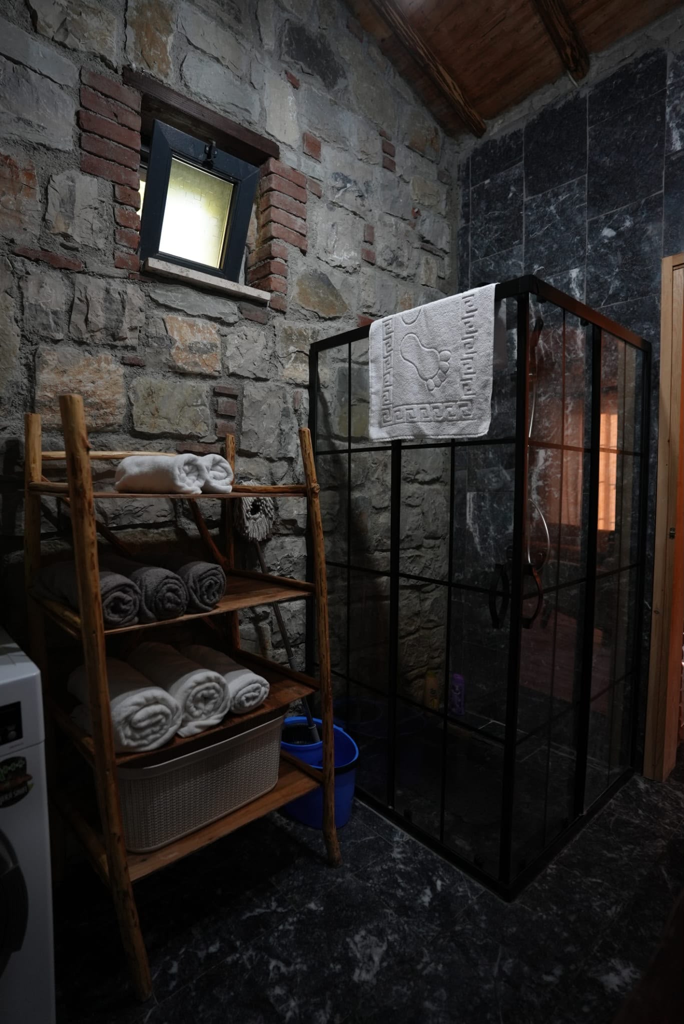 Sapanca Havuzlu Bungalov — Dağ Manzaralı — görsel 8